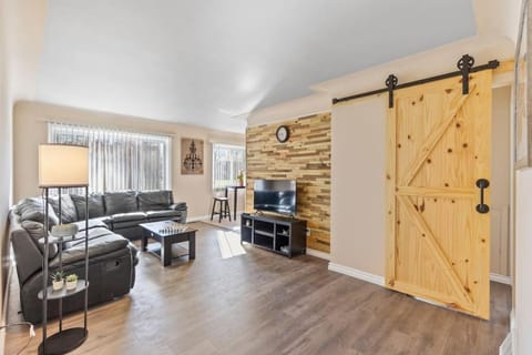 Stylish and Comfortable 1-Bedroom Apartment in Shelby Township Apartment in Shelby Township