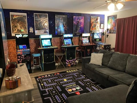 Game Room, Living room