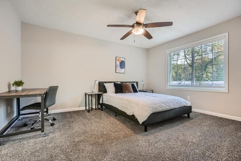 Crest at East Cobb 1812 Comfort, Spacious 2Bd 2Bt Apartment in Marietta