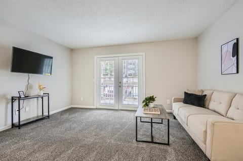 Crest at East Cobb1820E Comfort, Spacious 2Bd 2Bt Apartment in Marietta