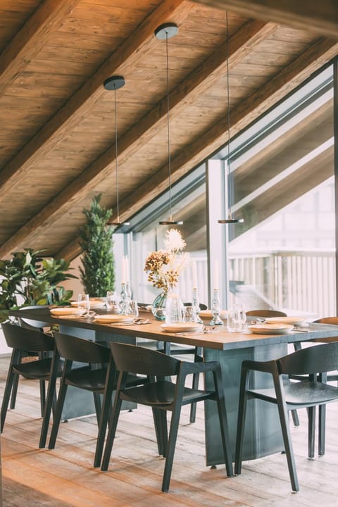 View (from property/room), Balcony/Terrace, Seating area, Dining area