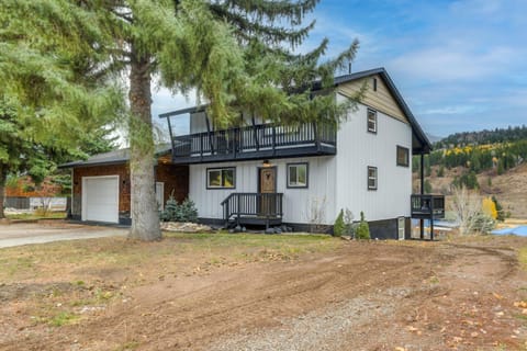 Mountain-View Home Near Hiking in Alpine! House in Wyoming