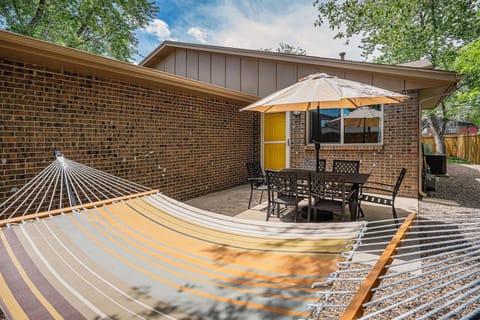 Colorado home near Red Rocks w fenced yard House in Wheat Ridge