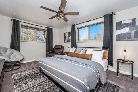 Colorado home near Red Rocks w fenced yard House in Wheat Ridge