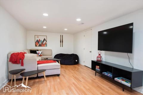 Peaceful home with fire pit and game room House in Westminster