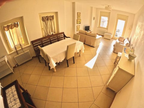 charmante apartament lake front Apartment in Malcesine