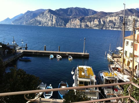 charmante apartament lake front Apartment in Malcesine