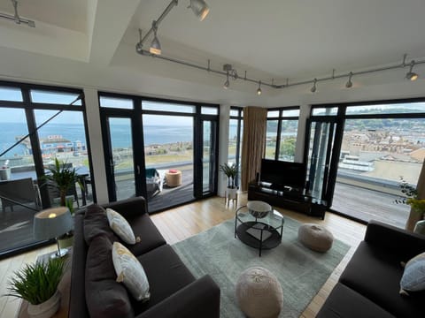 Riviera Apartments - Five Stylish Penthouse Apartments with Unrivalled Sea Views of Teignmouth, Shaldon, The Jurassic Coastline & The Teign Estuary Apartment in Teignmouth