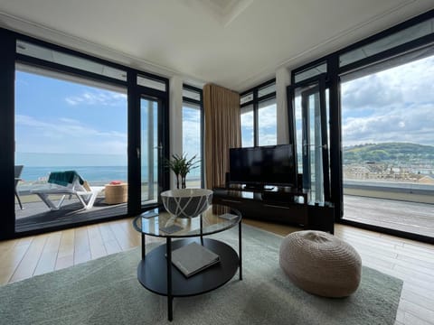 Riviera Apartments - Five Stylish Penthouse Apartments with Unrivalled Sea Views of Teignmouth, Shaldon, The Jurassic Coastline & The Teign Estuary Apartment in Teignmouth