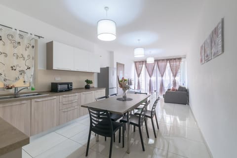 Modern and Spacious Apartment Close to The Sea Apartment in Saint Paul's Bay