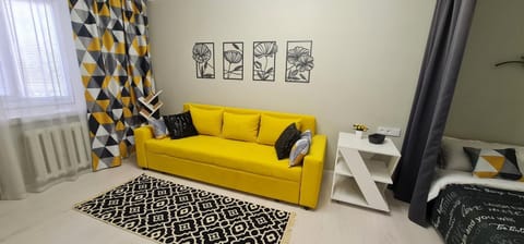 Living room, Photo of the whole room, Seating area