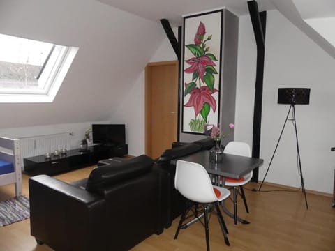 Living room, Photo of the whole room, Seating area
