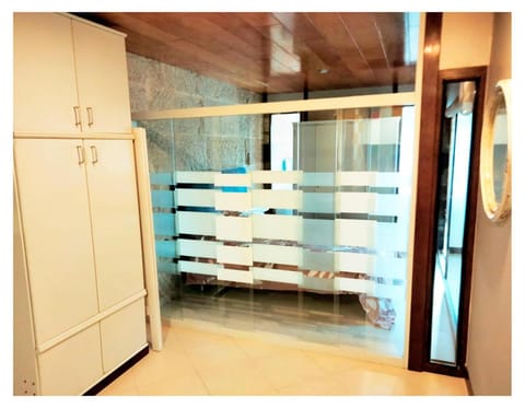 Bed, Photo of the whole room, wardrobe