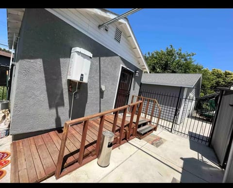 Charming Casita all too yourself near Midtown, Train and Freeway Villa in Sacramento