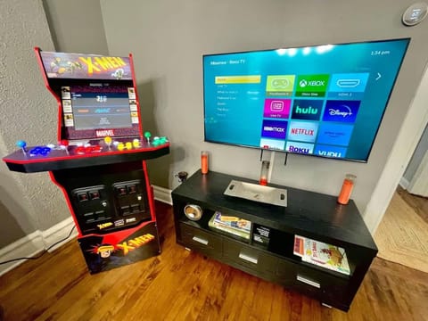 Chi-Town Hideout #1 Apartment in Berwyn