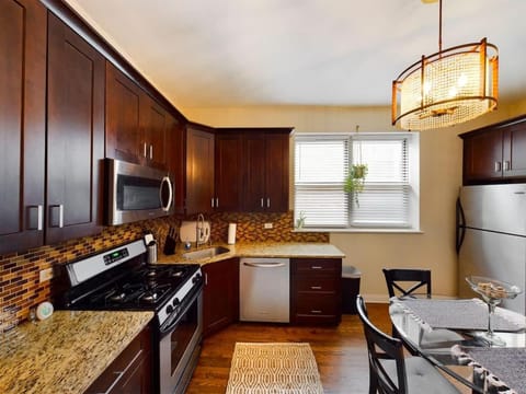 Chi-Town Hideout #1 Apartment in Berwyn