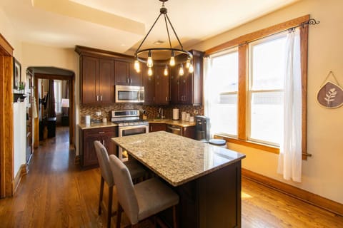 Chi-Town Hideout #2 Apartment in Berwyn