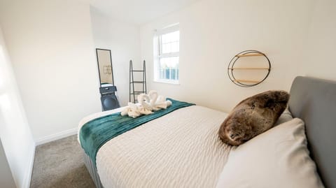 Cosy 2-Bedroom Townhouse - FREE Parking House in Stratford-upon-Avon