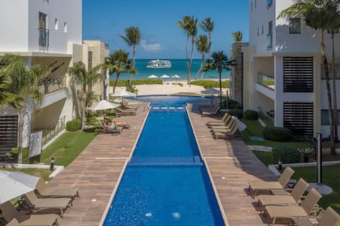 Pool view, Swimming pool