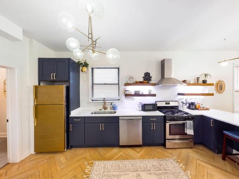 Chi-Town Ultimate Hideout 1-2-3 House in Berwyn