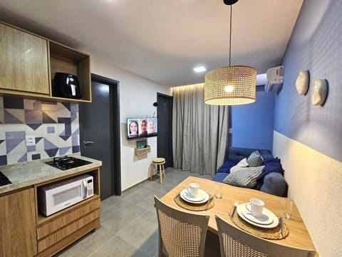 Bed, TV and multimedia, Coffee/tea facilities, Kitchen or kitchenette, Living room, Photo of the whole room, Seating area, Bedroom, minibar