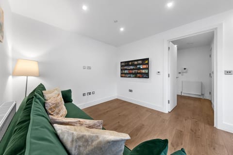 Communal lounge/ TV room, TV and multimedia, Living room