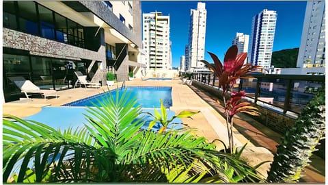 Property building, Day, Garden, City view, Pool view, Swimming pool, sunbed