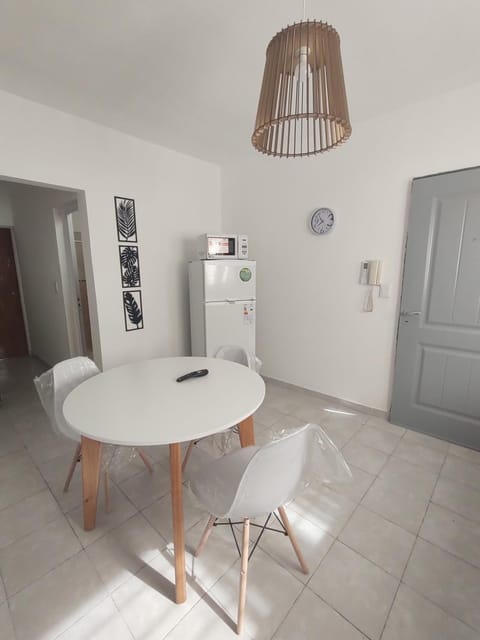 Dining area, internet, microwave, air conditioner