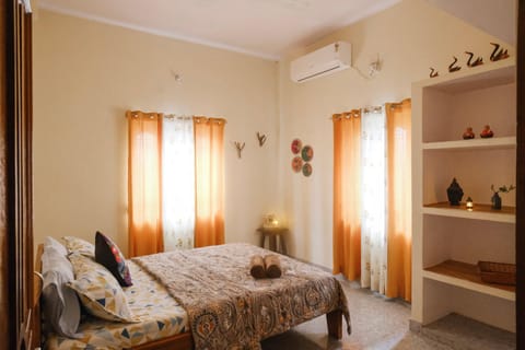 Bed, Photo of the whole room, Bedroom, towels, air conditioner