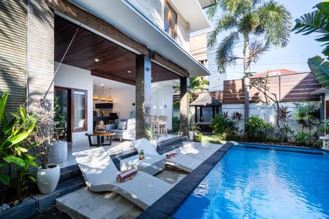Property building, Garden, Living room, Pool view, Swimming pool, Swimming pool