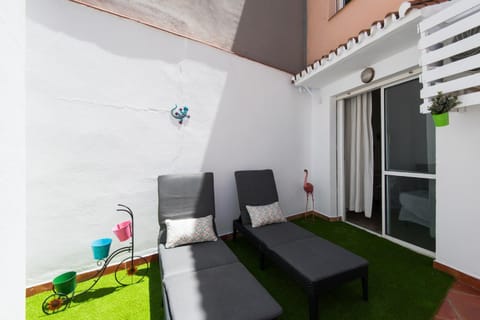 Patio, sunbed