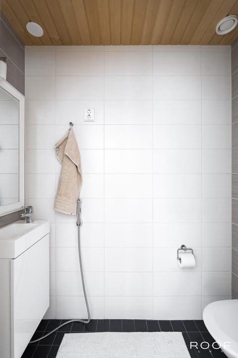 Cozy Holiday Home with Outside Jacuzzi and Sauna Apartment in Uusimaa