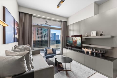 TV and multimedia, Kitchen or kitchenette, Living room, Seating area