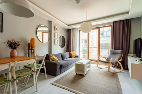 TV and multimedia, Living room, Dining area