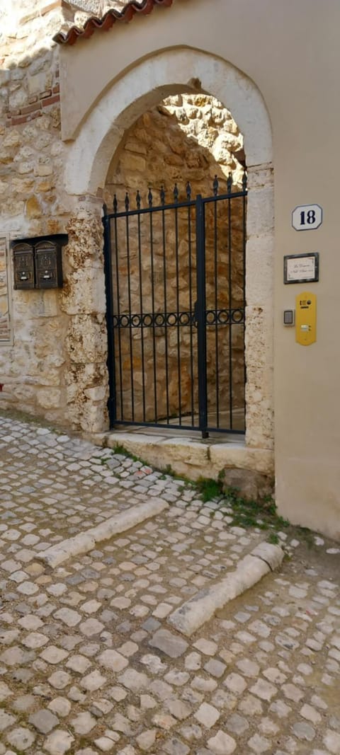 La Dimora nell'Arco M G - Affitti Brevi Italia House in L'Aquila