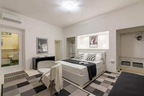 Bed, Photo of the whole room, Bedroom, air conditioner
