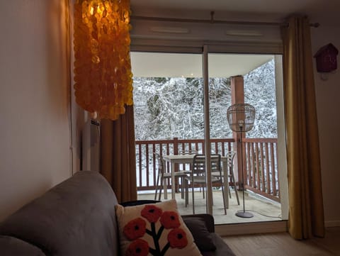 Patio, Living room