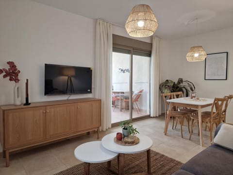 Communal lounge/ TV room, Living room, Seating area