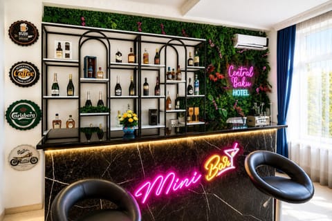 Seating area, minibar