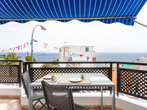 View (from property/room), Balcony/Terrace, Dining area, Sea view