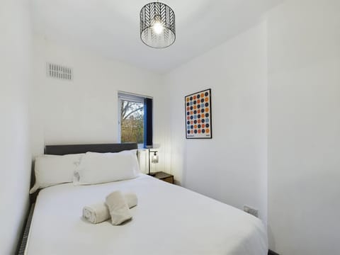 2BR Near bustling Lisburn Road Apartment in Belfast