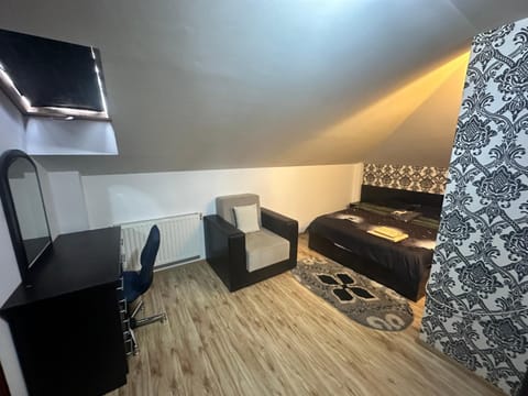 Pensiunea Artemis Bed and Breakfast in Craiova