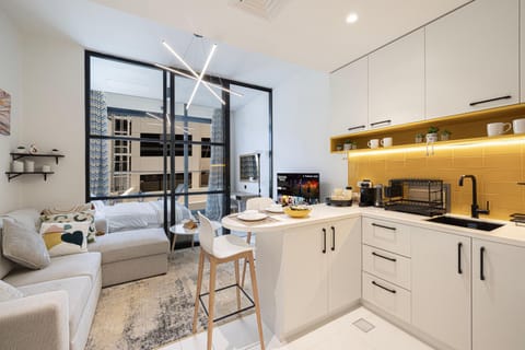 Kitchen or kitchenette, Living room