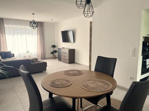 TV and multimedia, Living room, Dining area