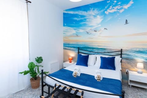 Bed, Natural landscape, Photo of the whole room, Bedroom, towels