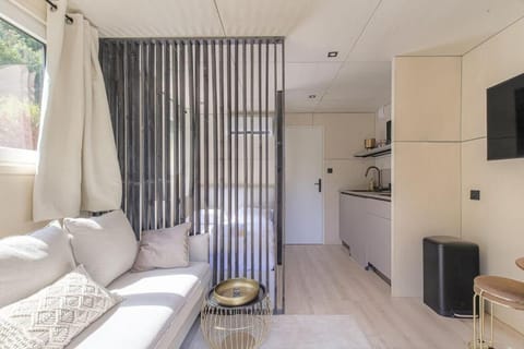Tiny-house atypique, 4 personnes, Saint-Didier Apartment in Lyon