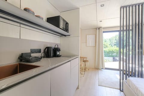 Tiny-house atypique, 4 personnes, Saint-Didier Apartment in Lyon