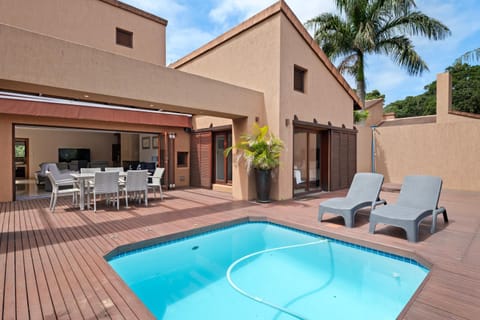 Patio, Dining area, Swimming pool, sunbed