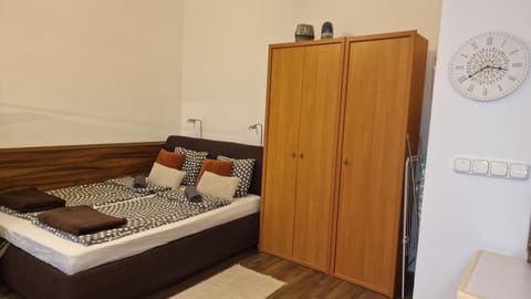 Bed, Bedroom, wardrobe