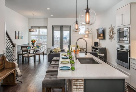 Kitchen or kitchenette, Living room, Seating area, Dining area, dishwasher, stove